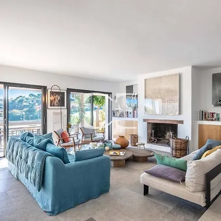 Holiday home Guethary Avec Piscine Chauffee Donnant Sur Vue Exceptionnelle Sur La Rhune.